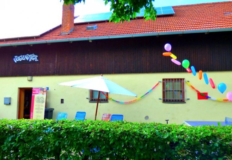 Jugendtreff_von_außen Jugendtreff_von_außen