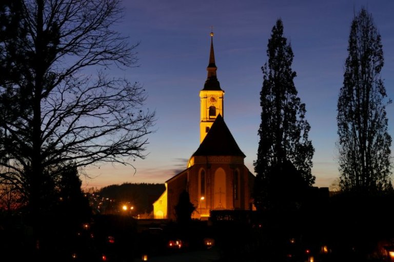Frauenkirche Friedhof Sonnenuntergang